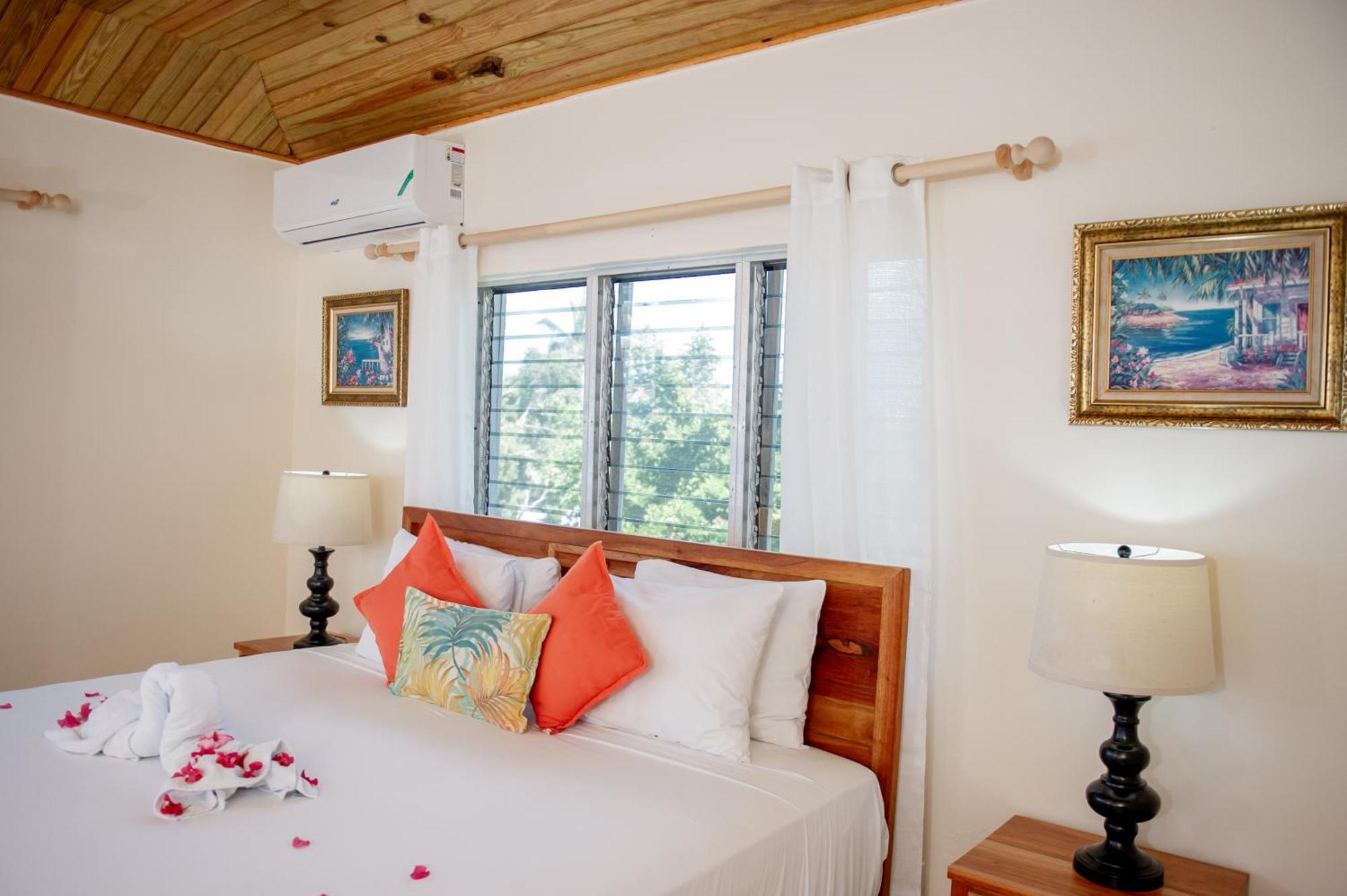 Beyond Sunset Resort & Villas Treasure Beach Exterior photo