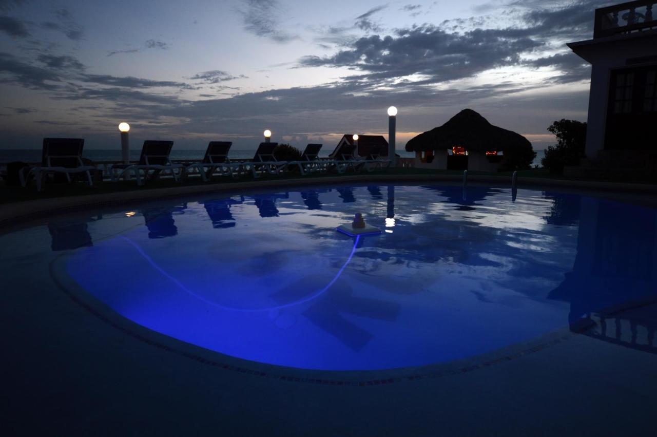 Beyond Sunset Resort & Villas Treasure Beach Exterior photo