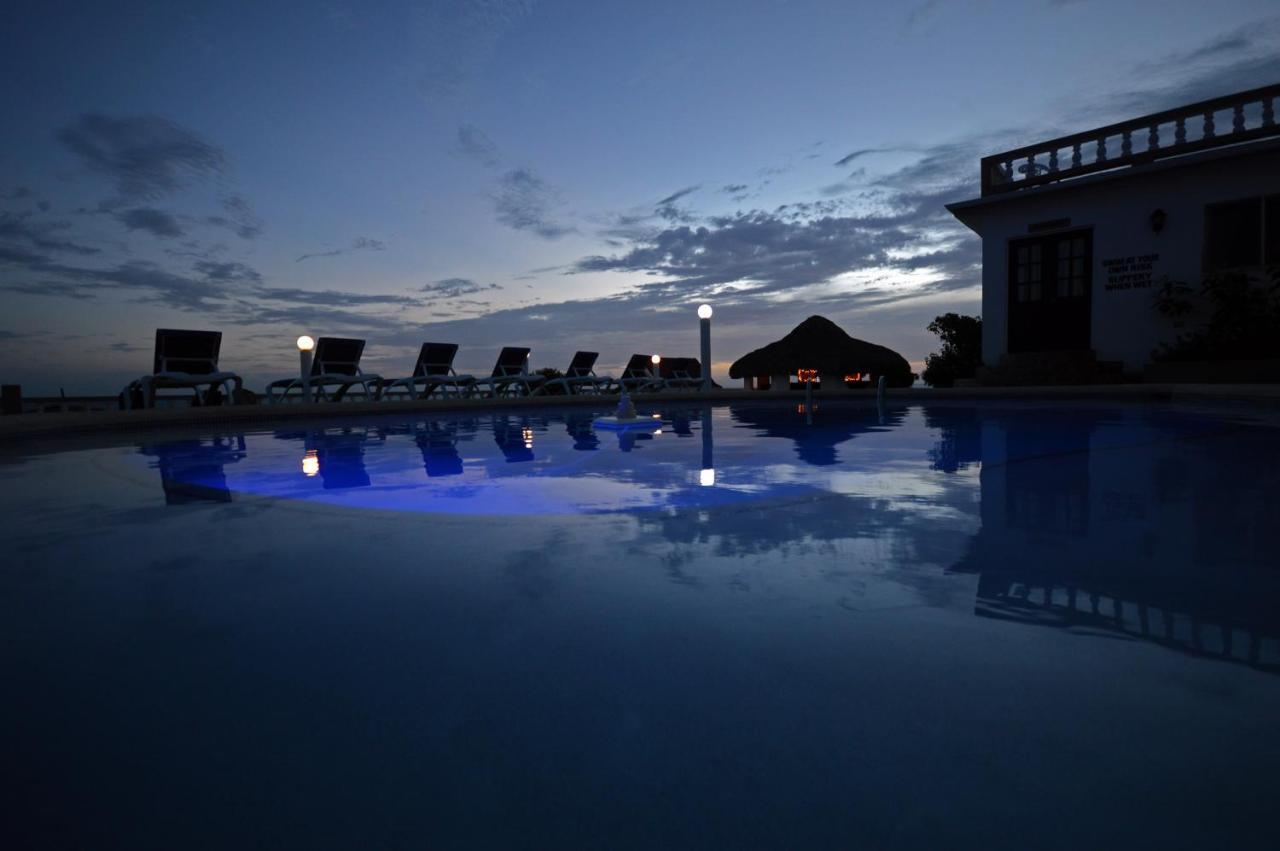 Beyond Sunset Resort & Villas Treasure Beach Exterior photo