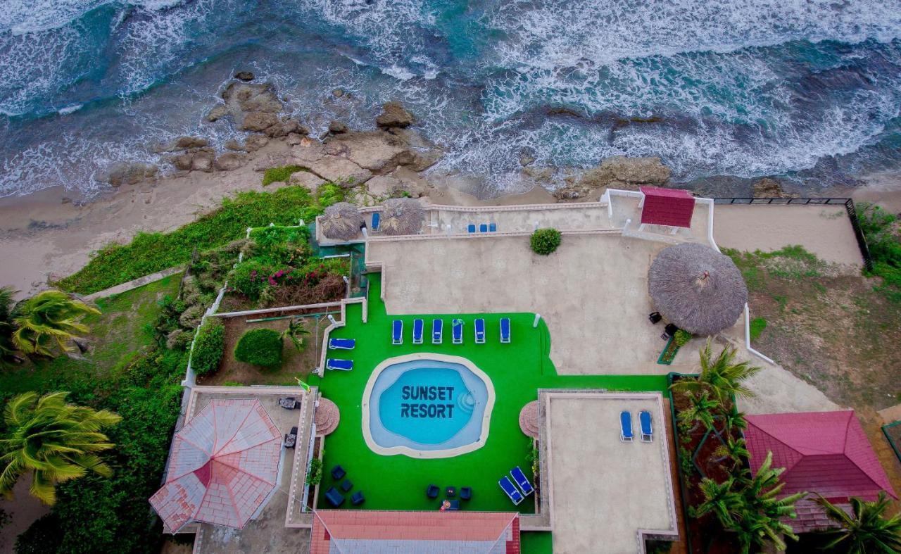 Beyond Sunset Resort & Villas Treasure Beach Exterior photo